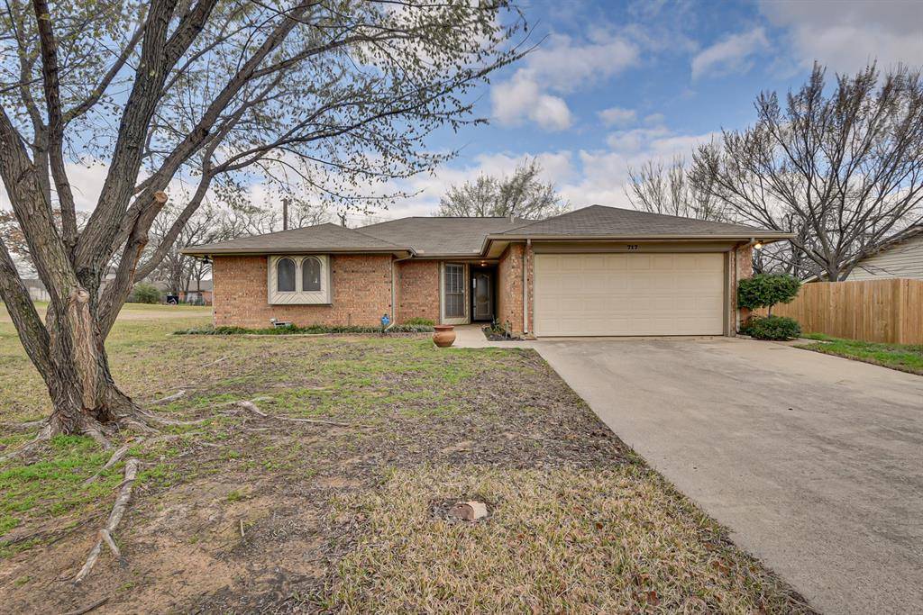 Kennedale, TX 76060,717 Crestview Drive