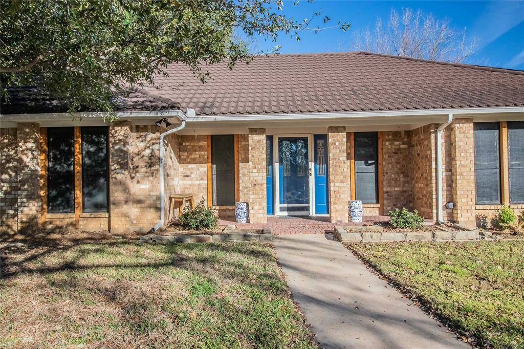 Bedford, TX 76021,324 Blue Quail Court