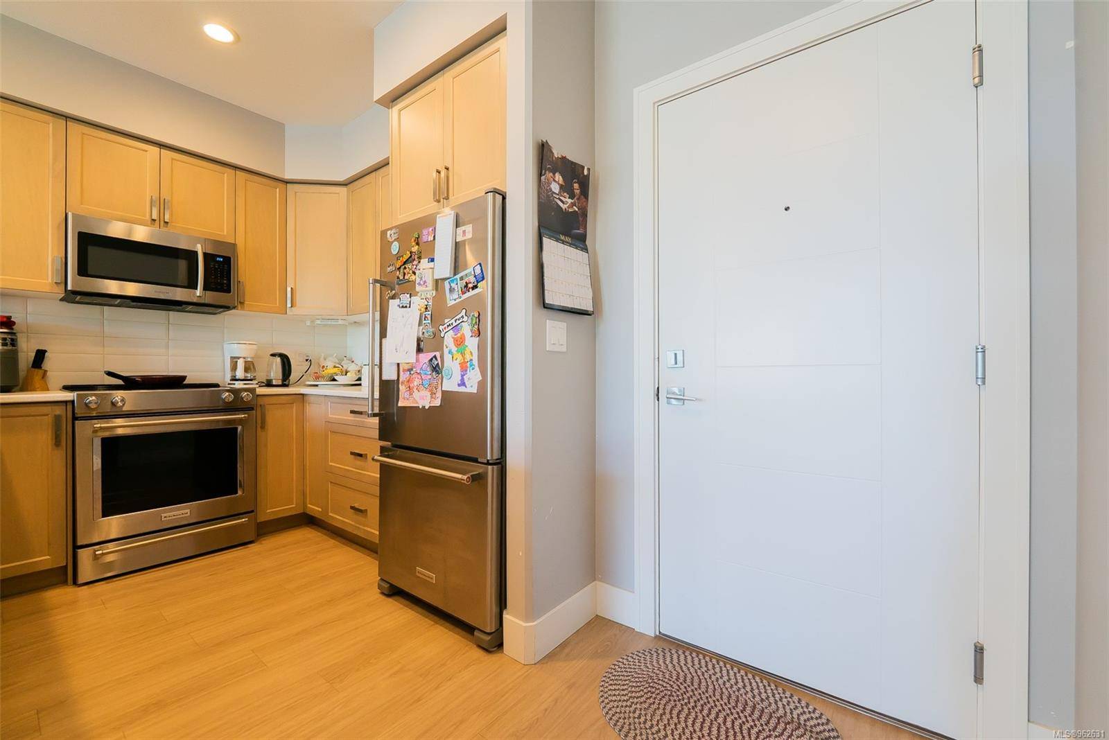 Nanaimo, BC V9T 0H7,4960 Songbird Pl #212