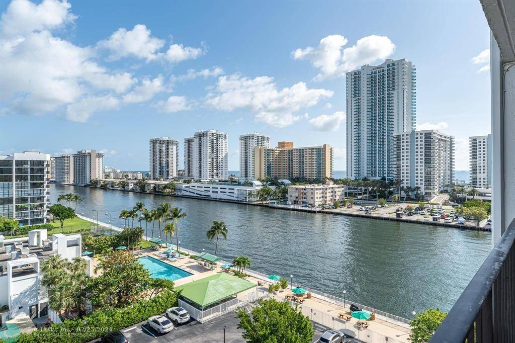 Hallandale Beach, FL 33009,800 Parkview Dr  #919