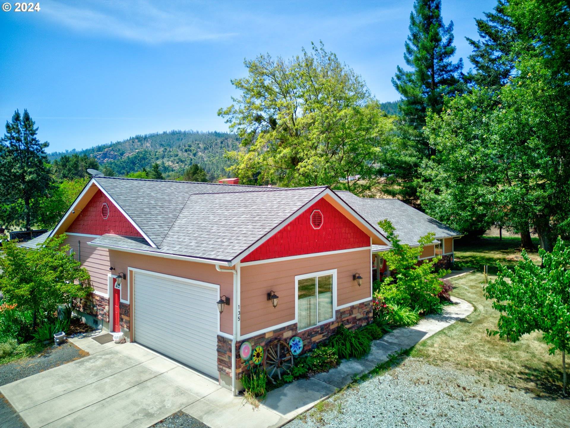 Myrtle Creek, OR 97457,135 MARKET LN