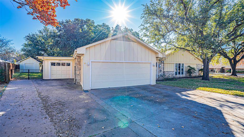 Granbury, TX 76049,3901 Laramie Drive