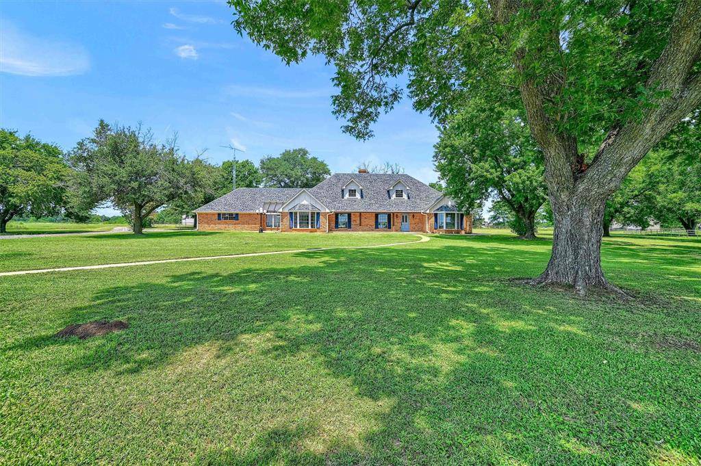 Sadler, TX 76264,1101 Brooks Lane