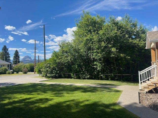 Blairmore, AB T0K 0E0,1729 129 ST