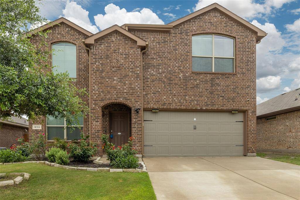 Azle, TX 76020,613 Creekview Drive