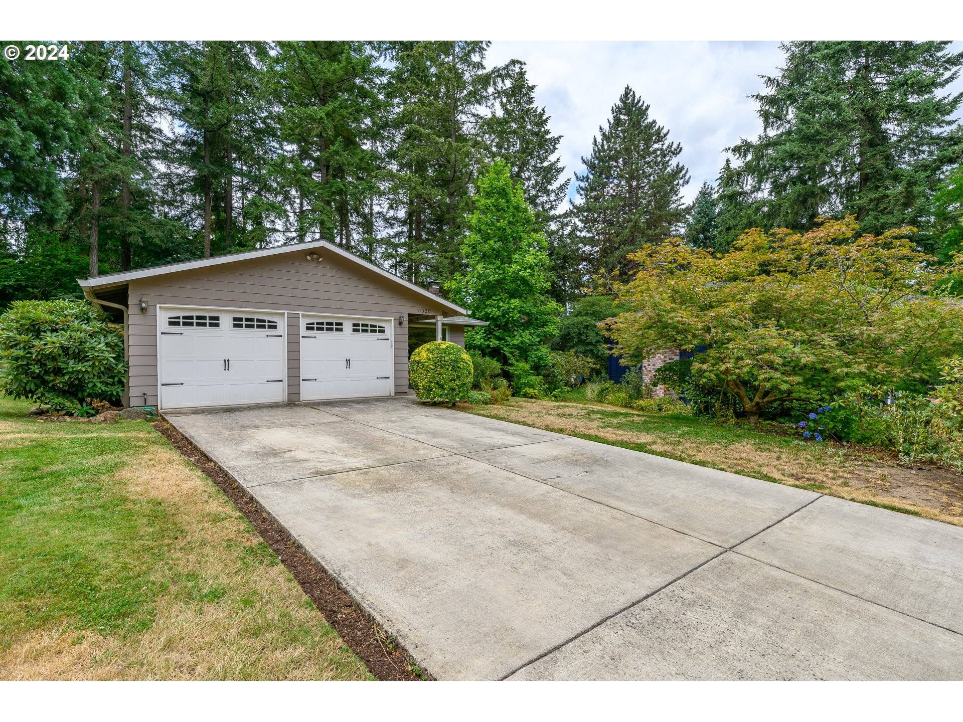 Lake Oswego, OR 97035,5320 CHINOOK CT