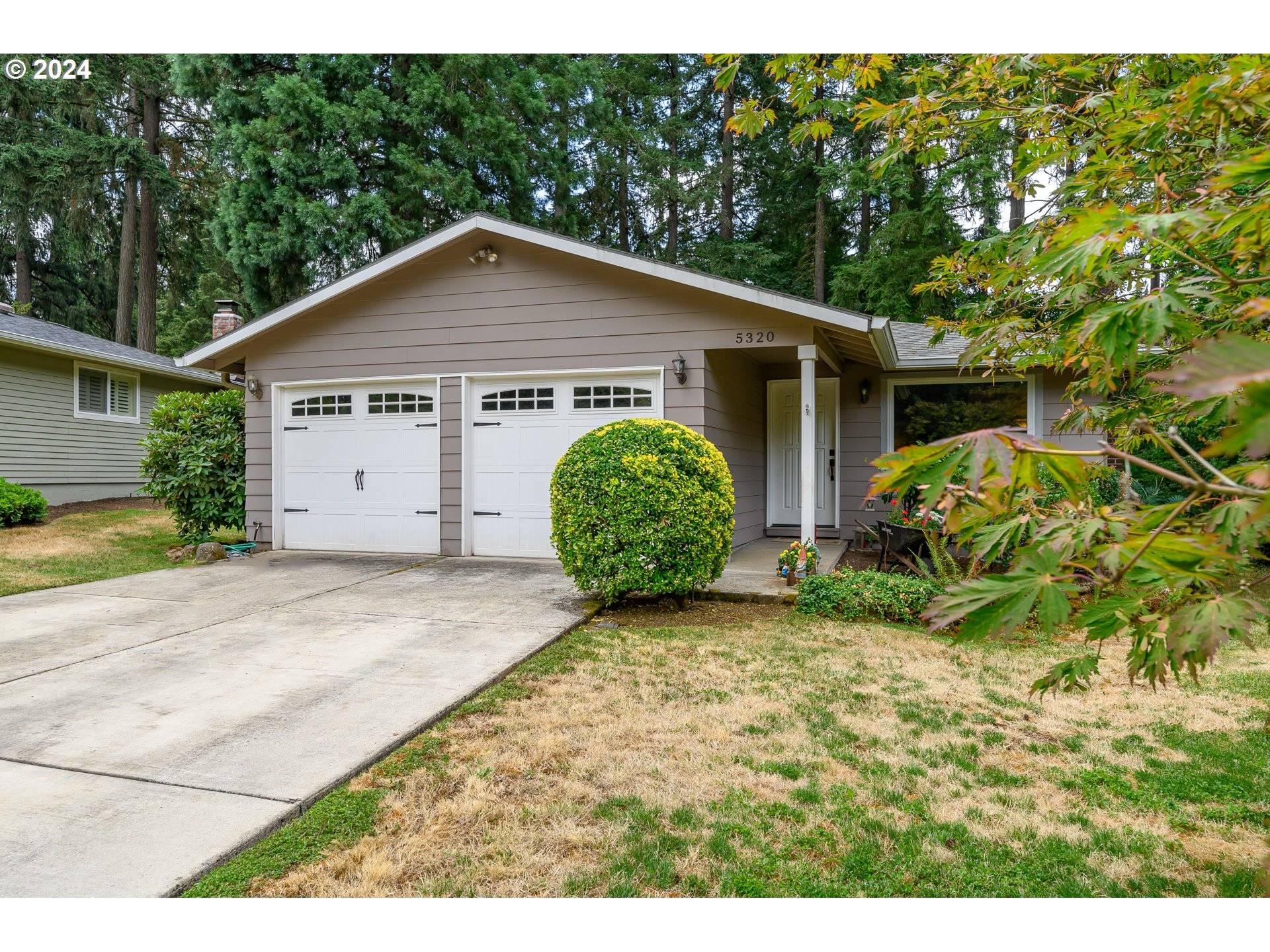 Lake Oswego, OR 97035,5320 CHINOOK CT