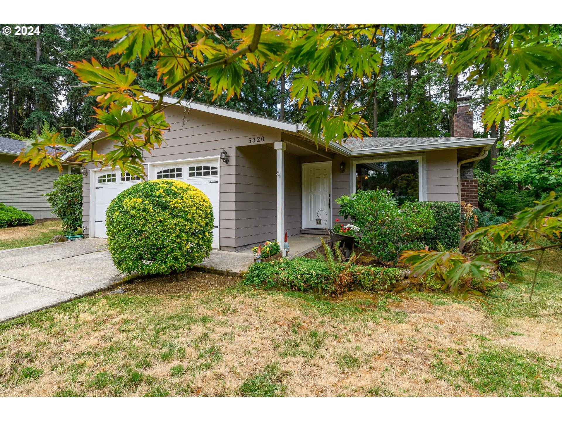 Lake Oswego, OR 97035,5320 CHINOOK CT