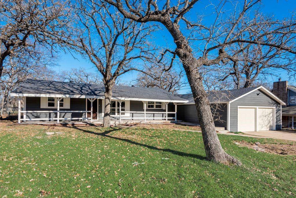 Azle, TX 76020,208 Crestview Place