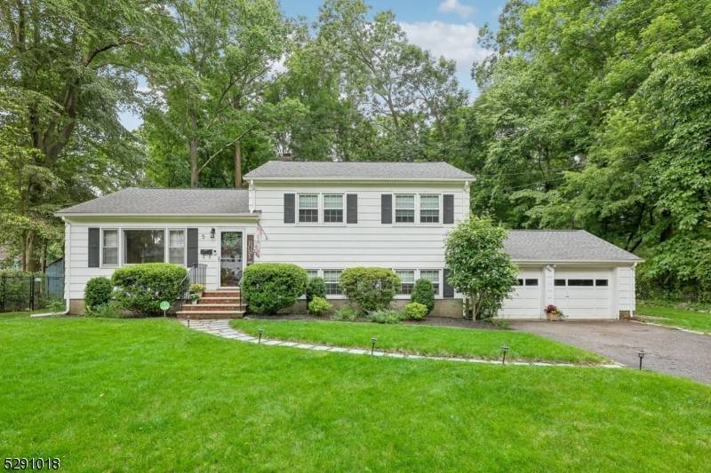 Parsippany-troy Hills Twp., NJ 07950,5 Highland Ct