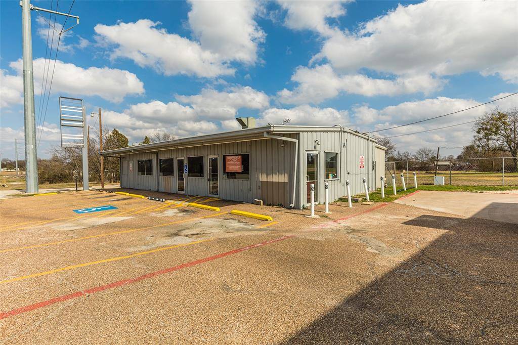 Hewitt, TX 76643,607 N Old Temple Road