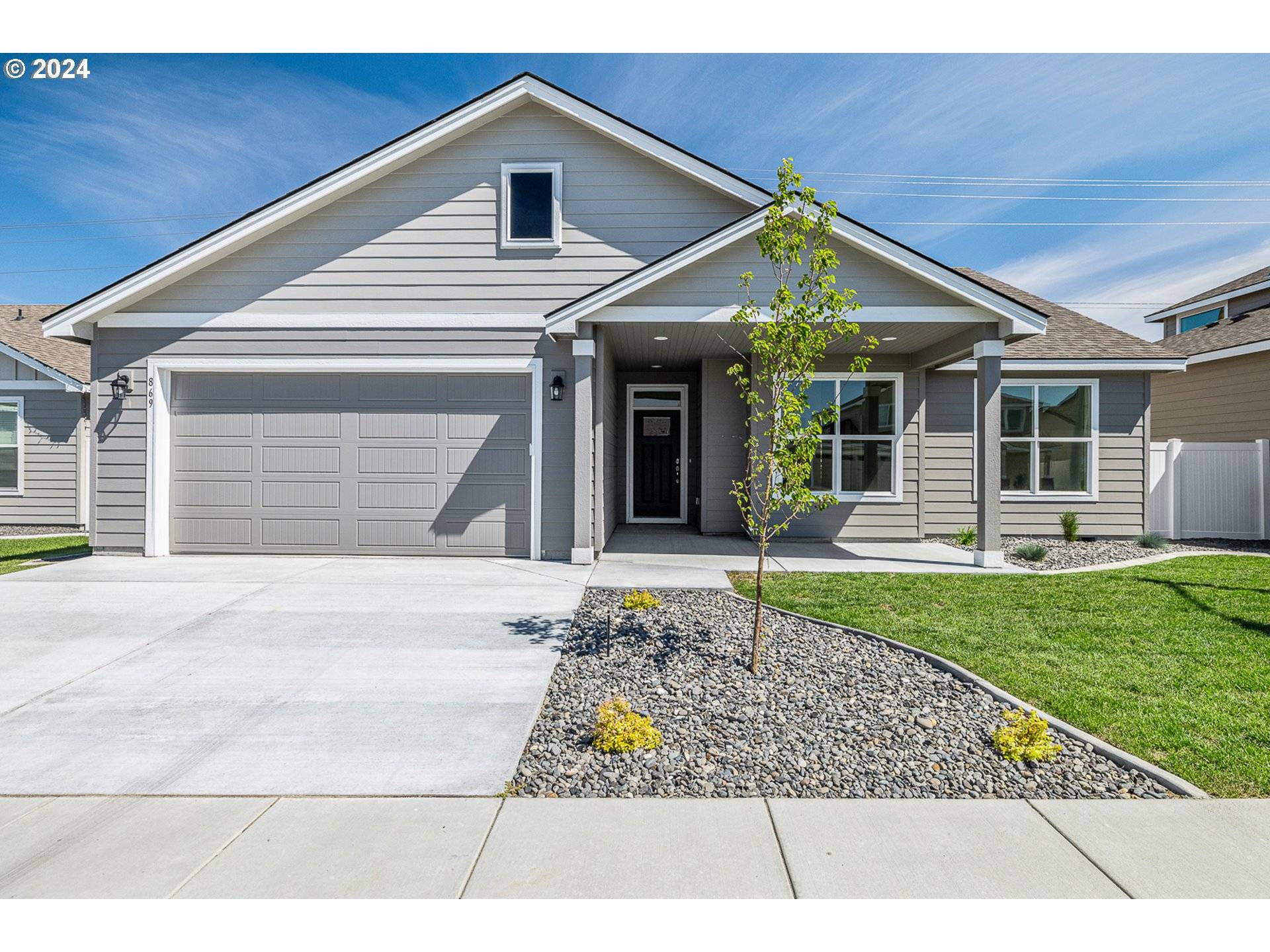 Hermiston, OR 97838,869 E AUTUMN AVE