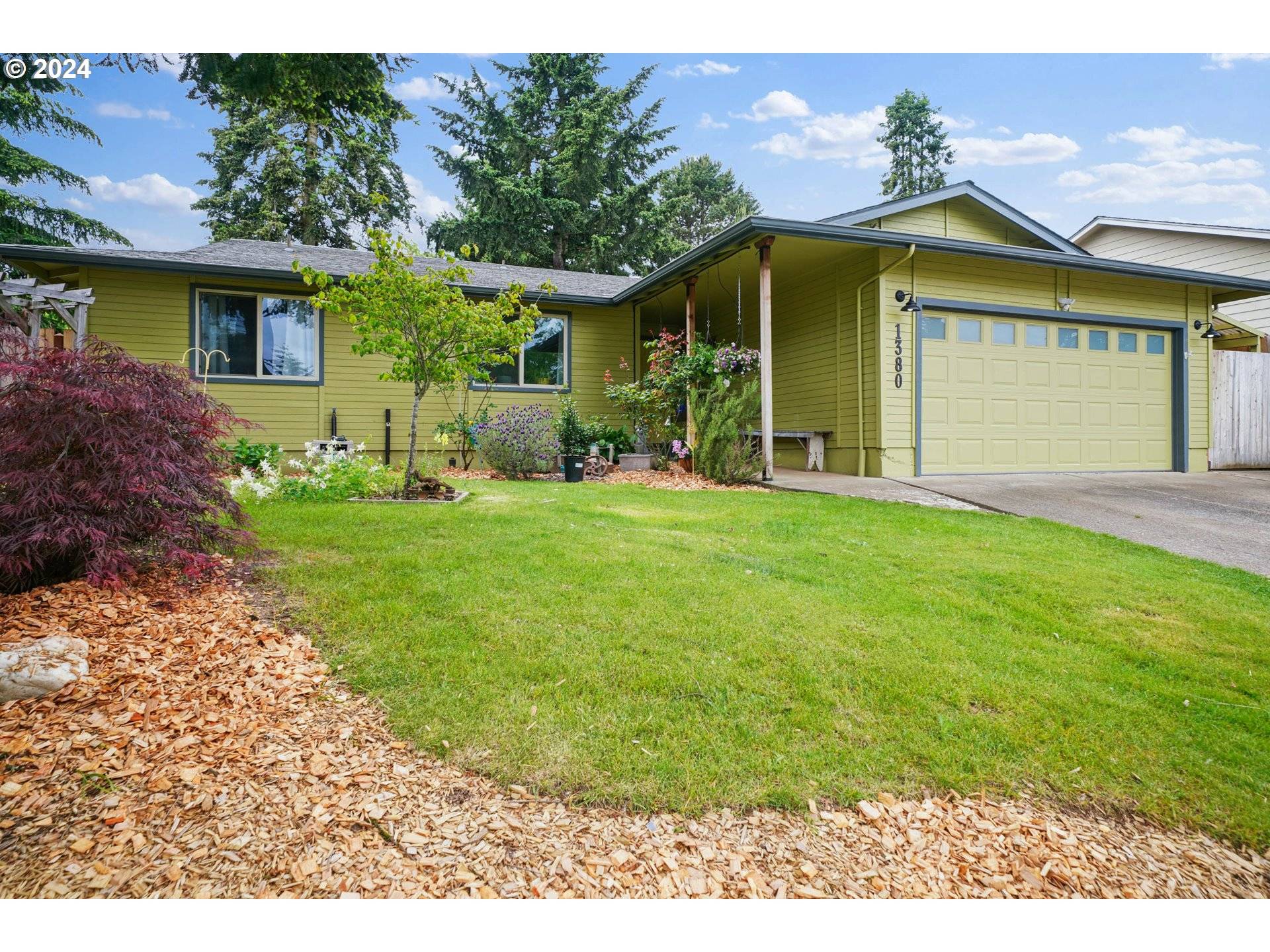 Salem, OR 97302,1380 SUNTREE DR SE