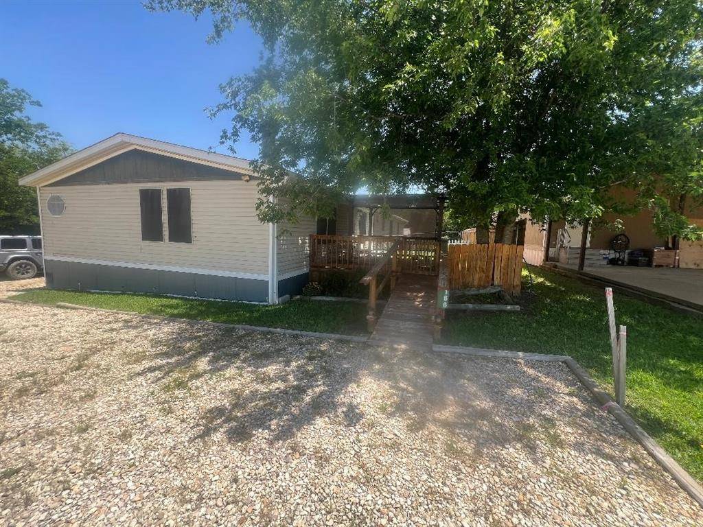 Whitney, TX 76692,166 Lakeview Avenue