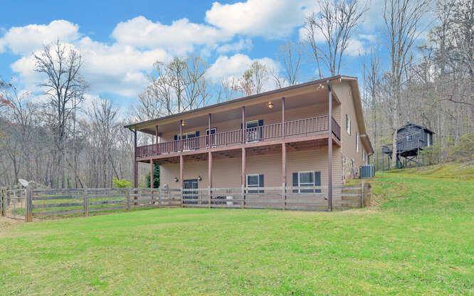 Hiawassee, GA 30546,3006 Dills Road