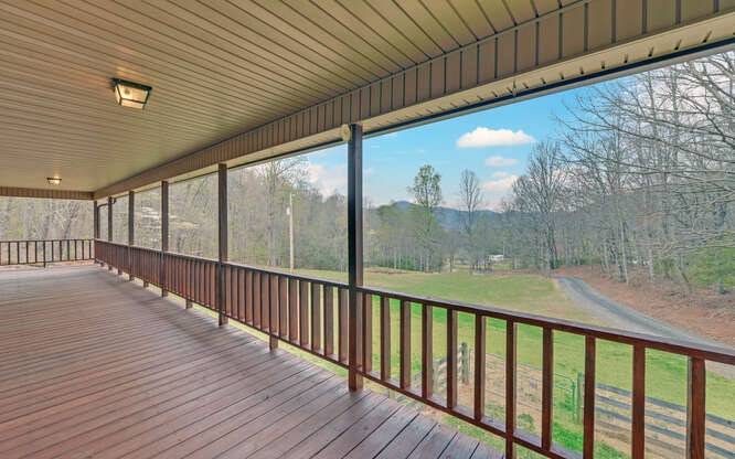 Hiawassee, GA 30546,3006 Dills Road