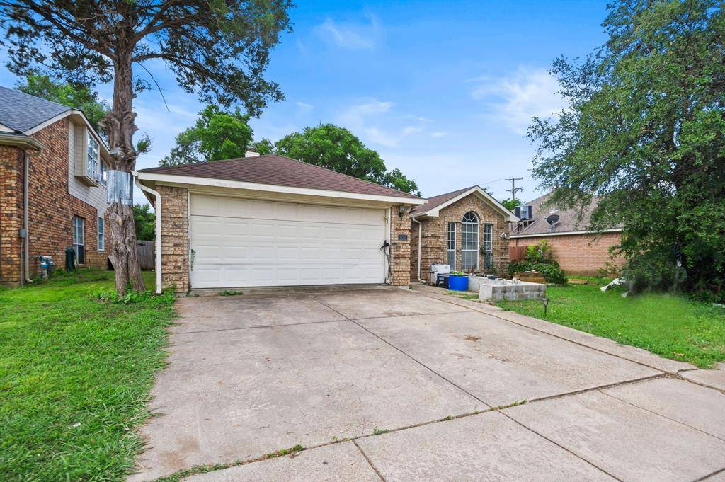 Arlington, TX 76018,102 Moss Hill Drive