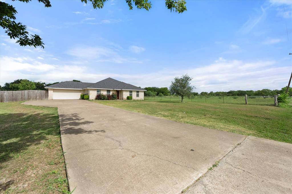 Corsicana, TX 75110,906 N Spikes Road