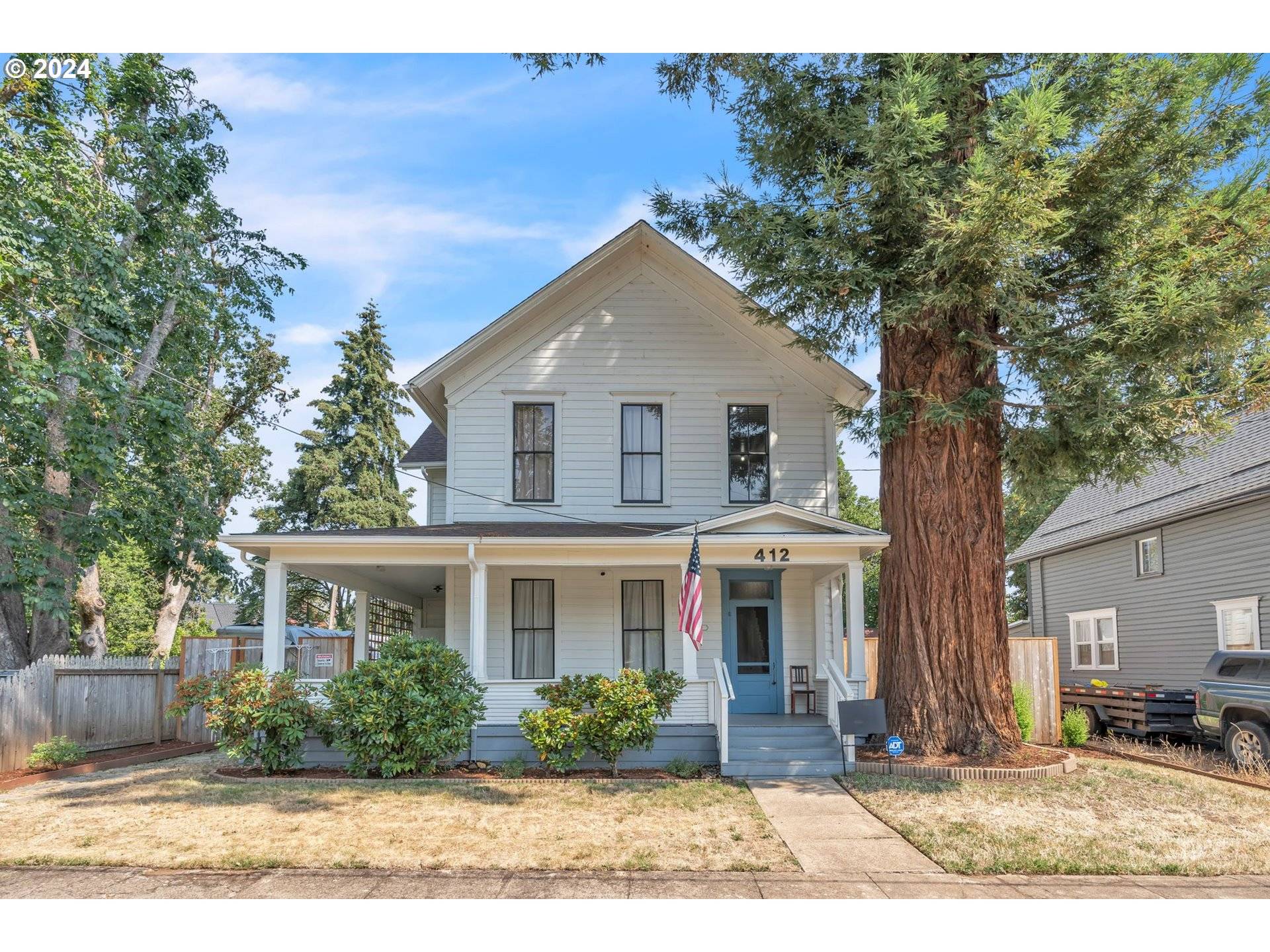 Cottage Grove, OR 97424,412 ADAMS AVE