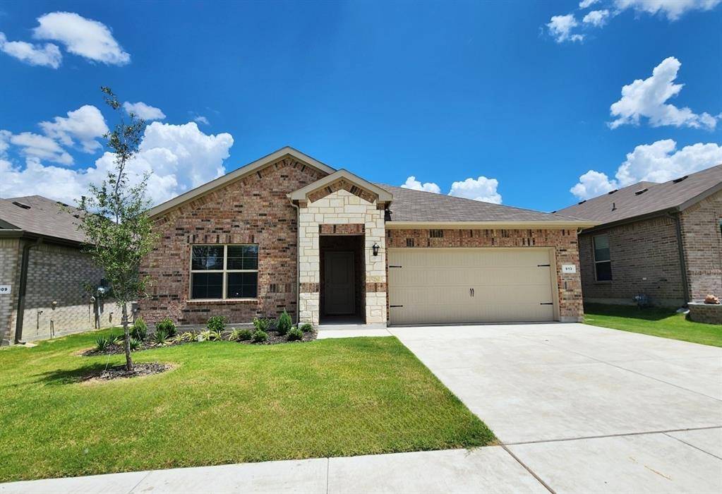 Fort Worth, TX 76108,913 BRAYMER Lane