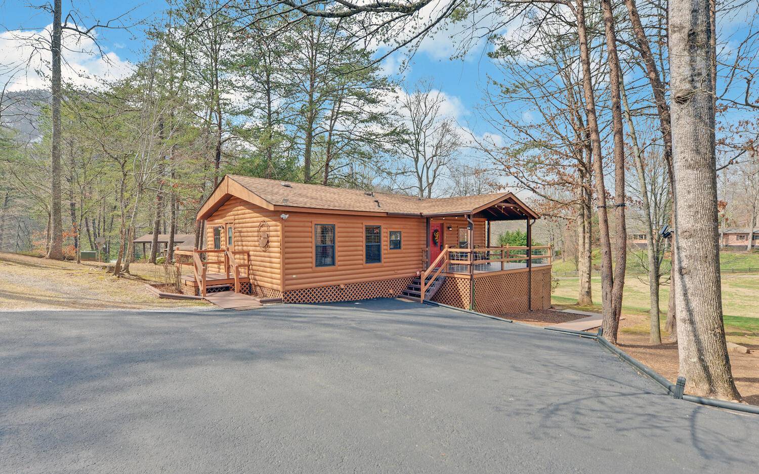 Hiawassee, GA 30546,1840 Whispering Pines