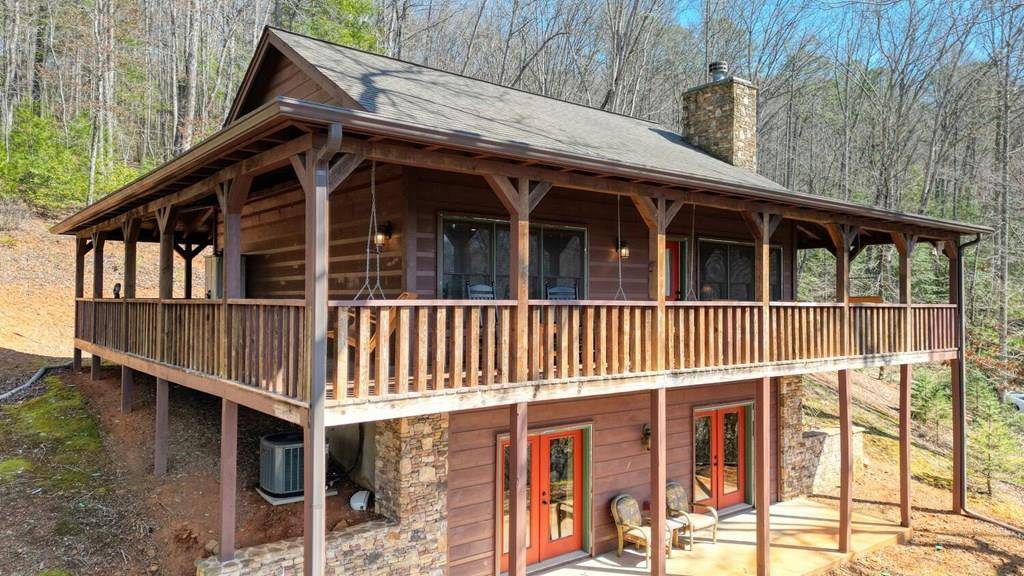 Hiawassee, GA 30546,384 Barefoot Road