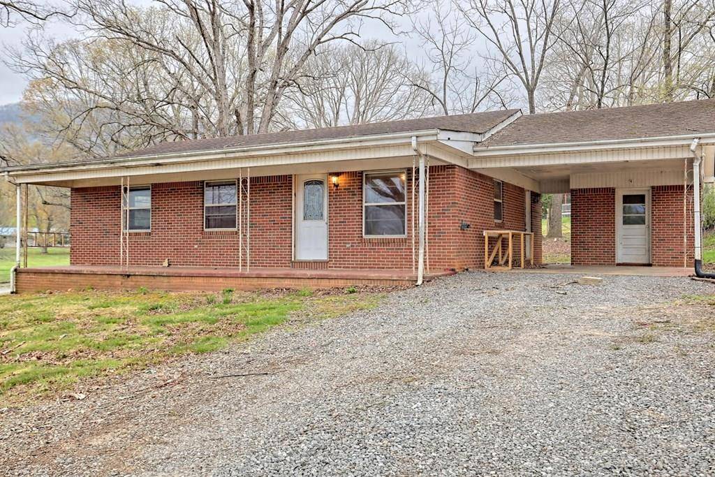 Hiawassee, GA 30546,738 BUGSCUFFLE RD