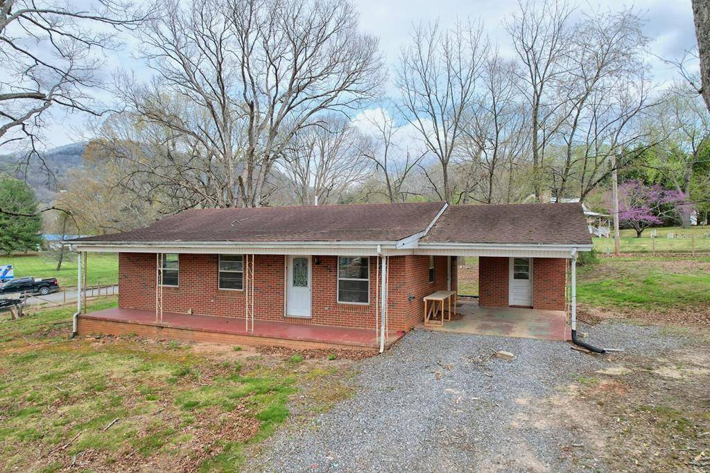 Hiawassee, GA 30546,738 BUGSCUFFLE RD