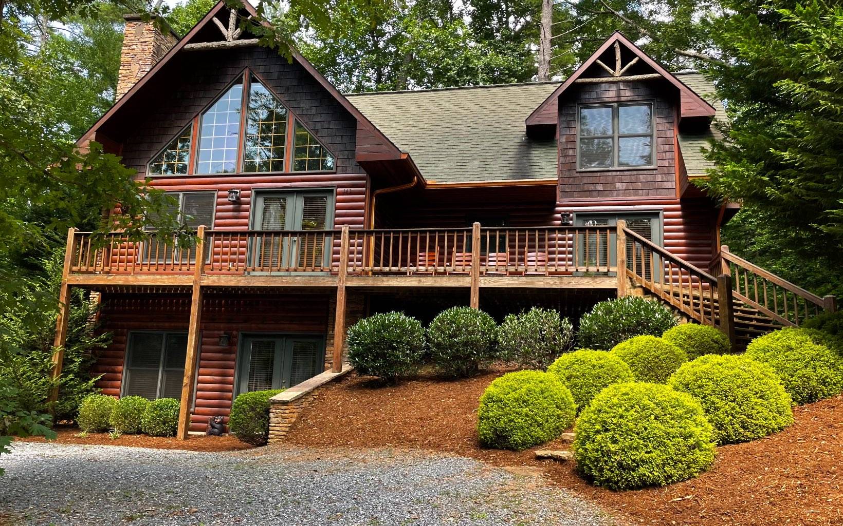 Hiawassee, GA 30546,382 Country Hills Road