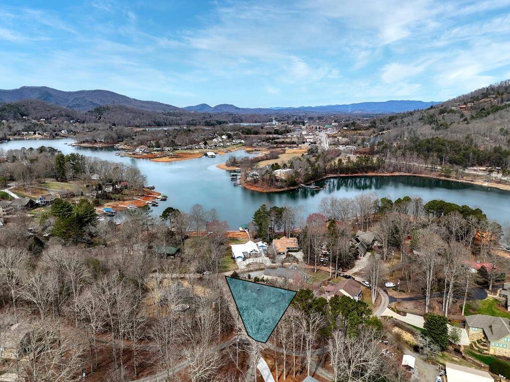 Hiawassee, GA 30546,718 Beech Cove Drive