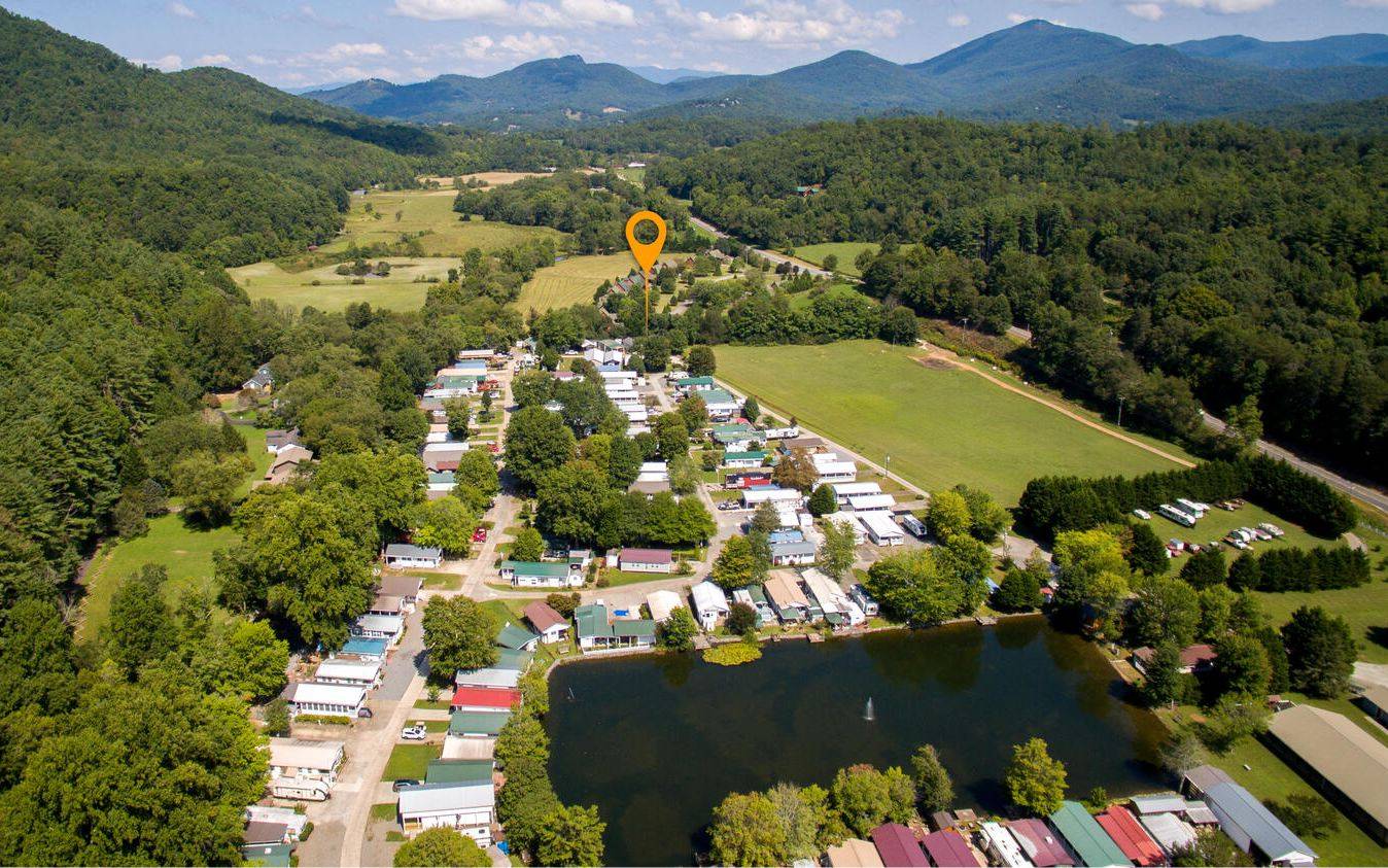 Hiawassee, GA 30546,4391 Riverbank Run