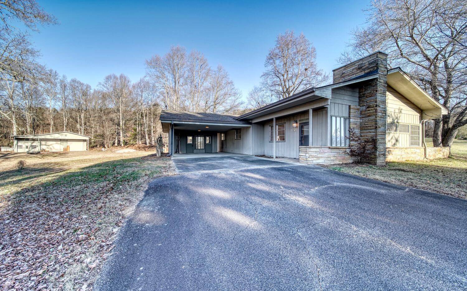 Hiawassee, GA 30546,230 CA Drive