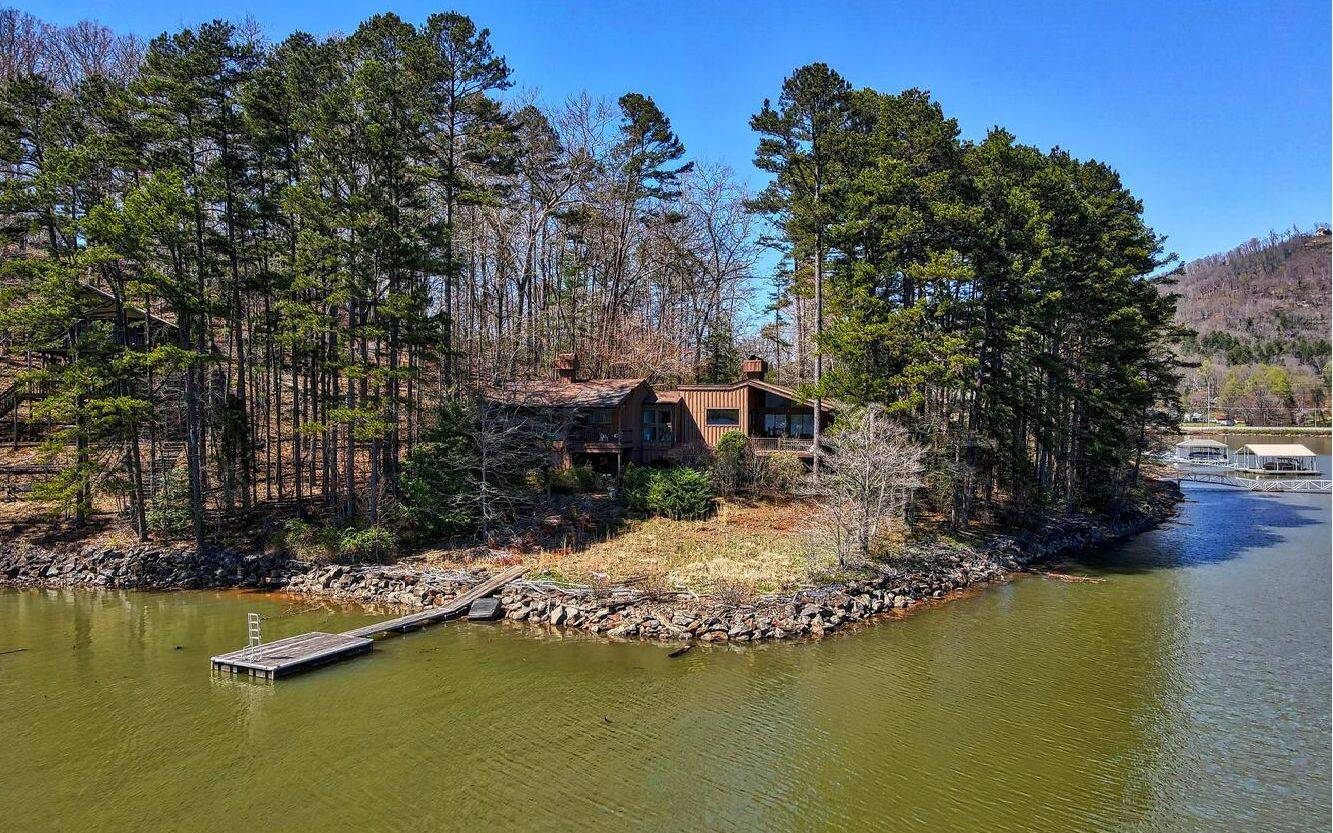 Hiawassee, GA 30546,816 Big Oak Lane