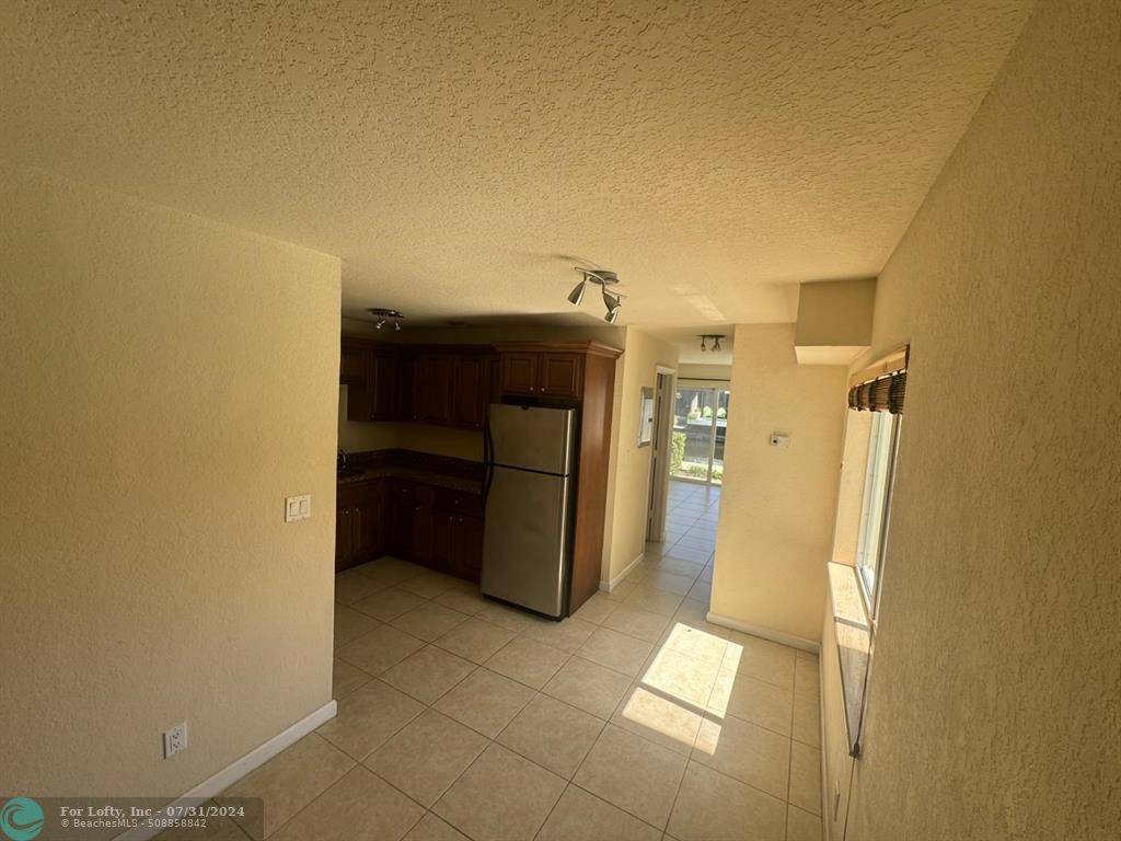 Fort Lauderdale, FL 33305,578 NE 20th St  #3-E