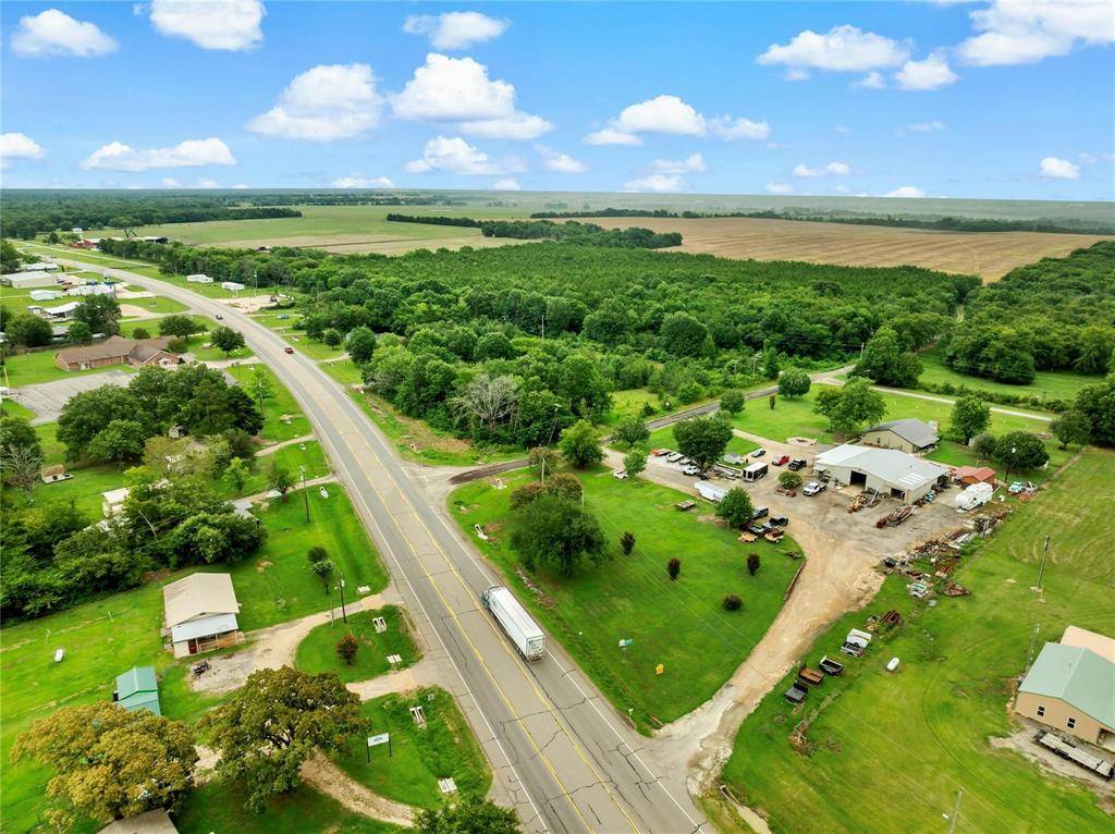 Blossom, TX 75416,5608 E HIGHWAY 82 Highway