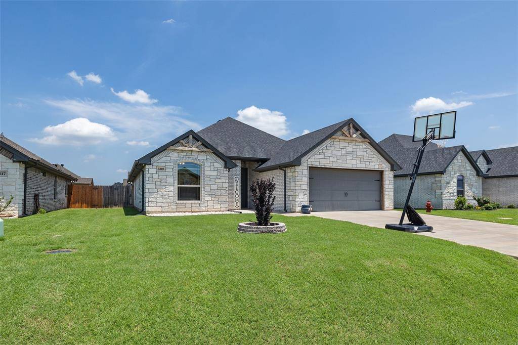 Granbury, TX 76049,3319 Arrow Creek Drive