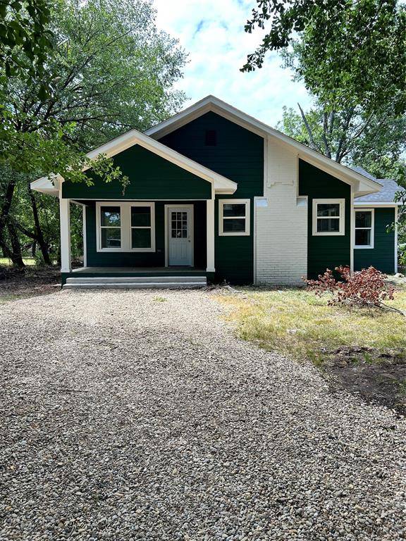 Kerens, TX 75144,304 3rd Street