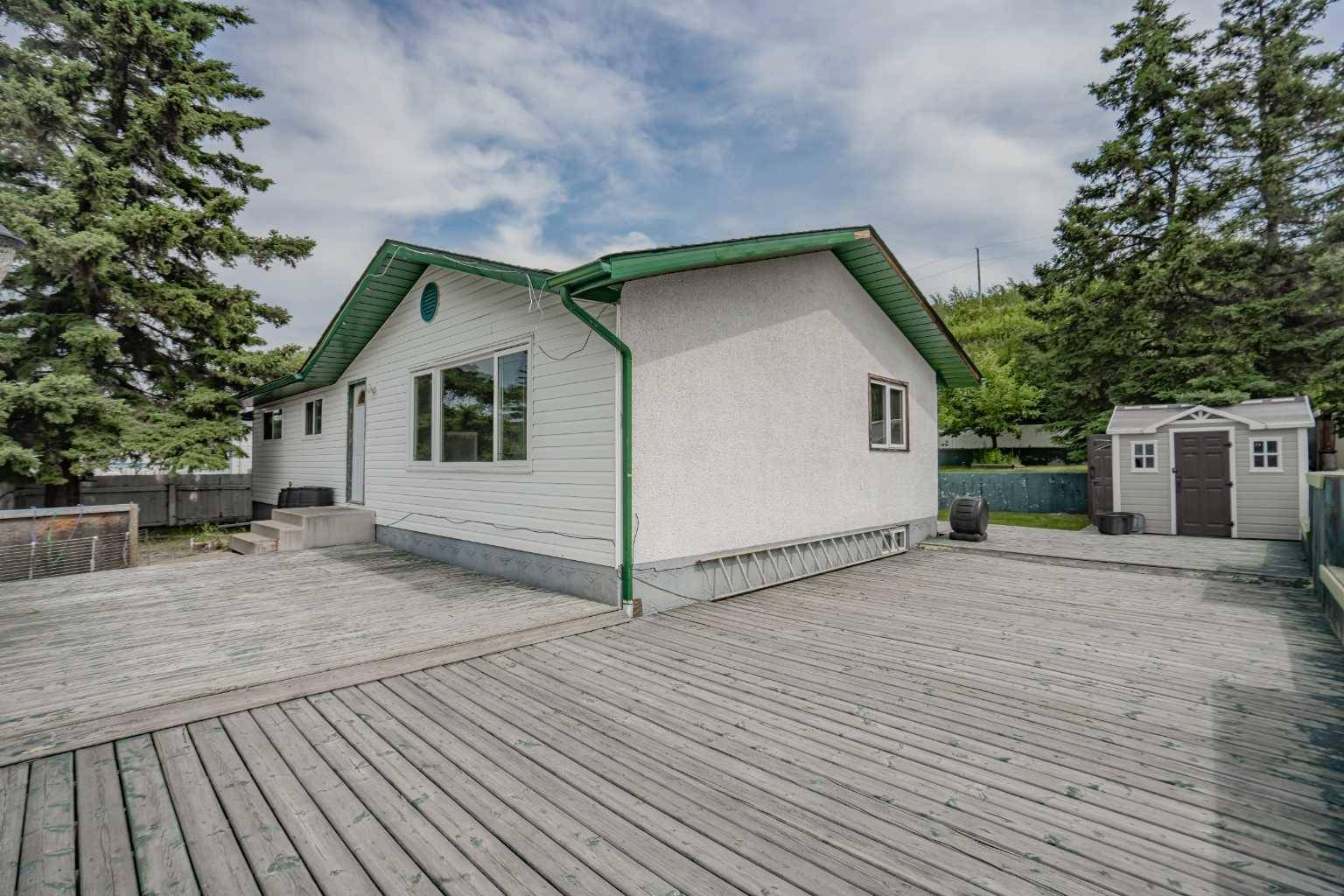 Peace River, AB T8S1M2,11405 103St W