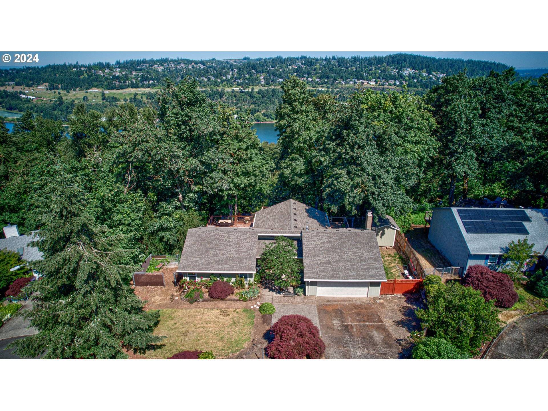 Oregon City, OR 97045,433 RIDGE CREST DR