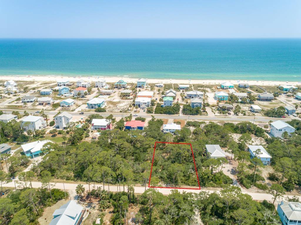 St. George Island, FL 32328,1032 E Pine Ave