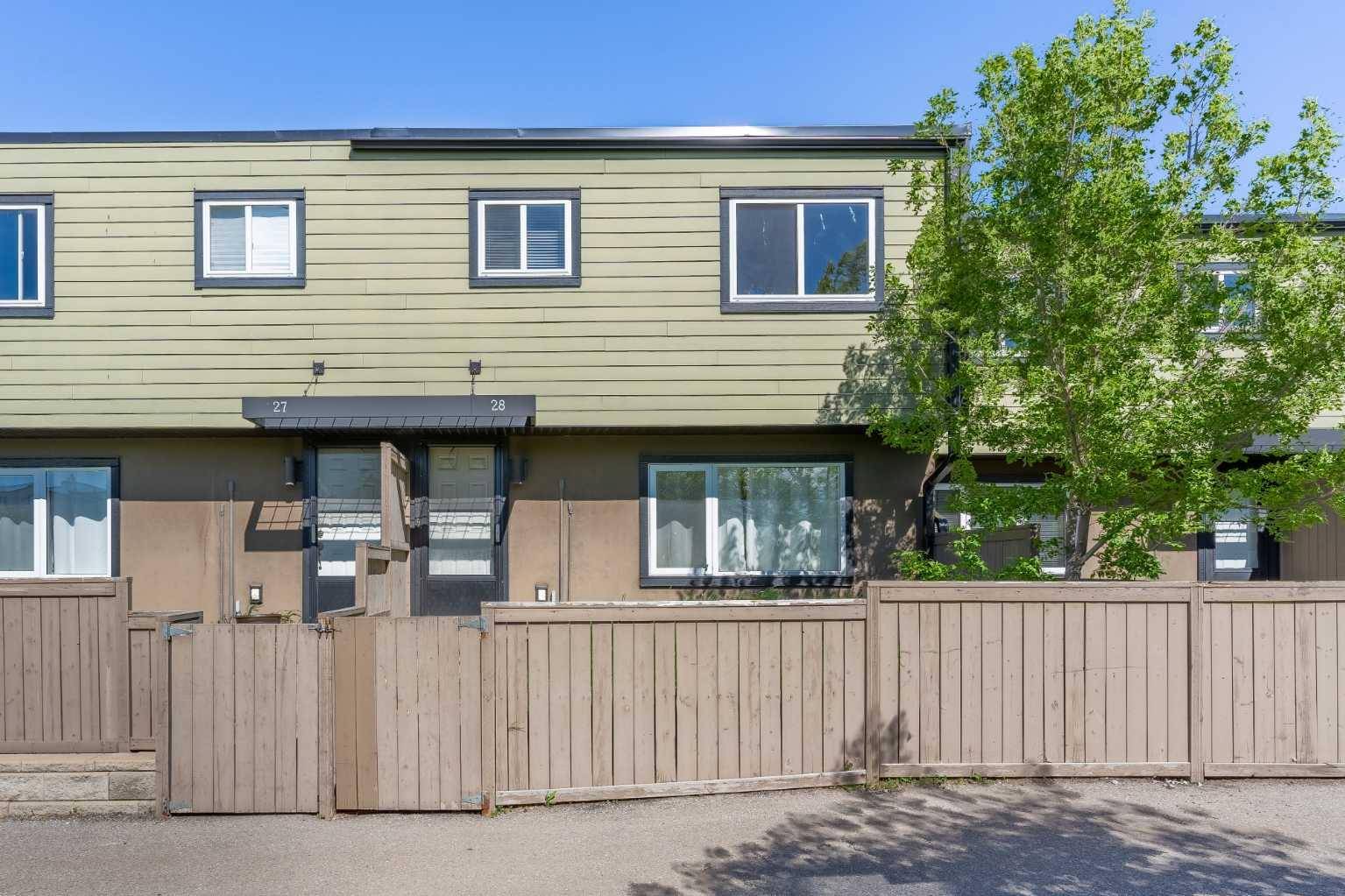 Calgary, AB T3E 3H4,3809 45 ST SW #28