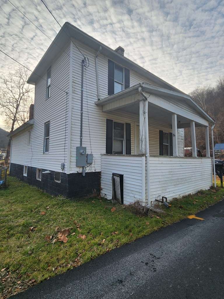 Triadelphia, WV 26059,12 Noble Avenue