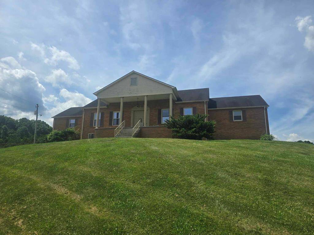 Cedar Bluff, VA 24609,689 Ascue Road