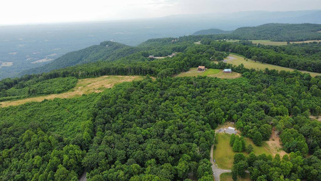 Hillsville, VA 24343,608 Retreat Road - 1034