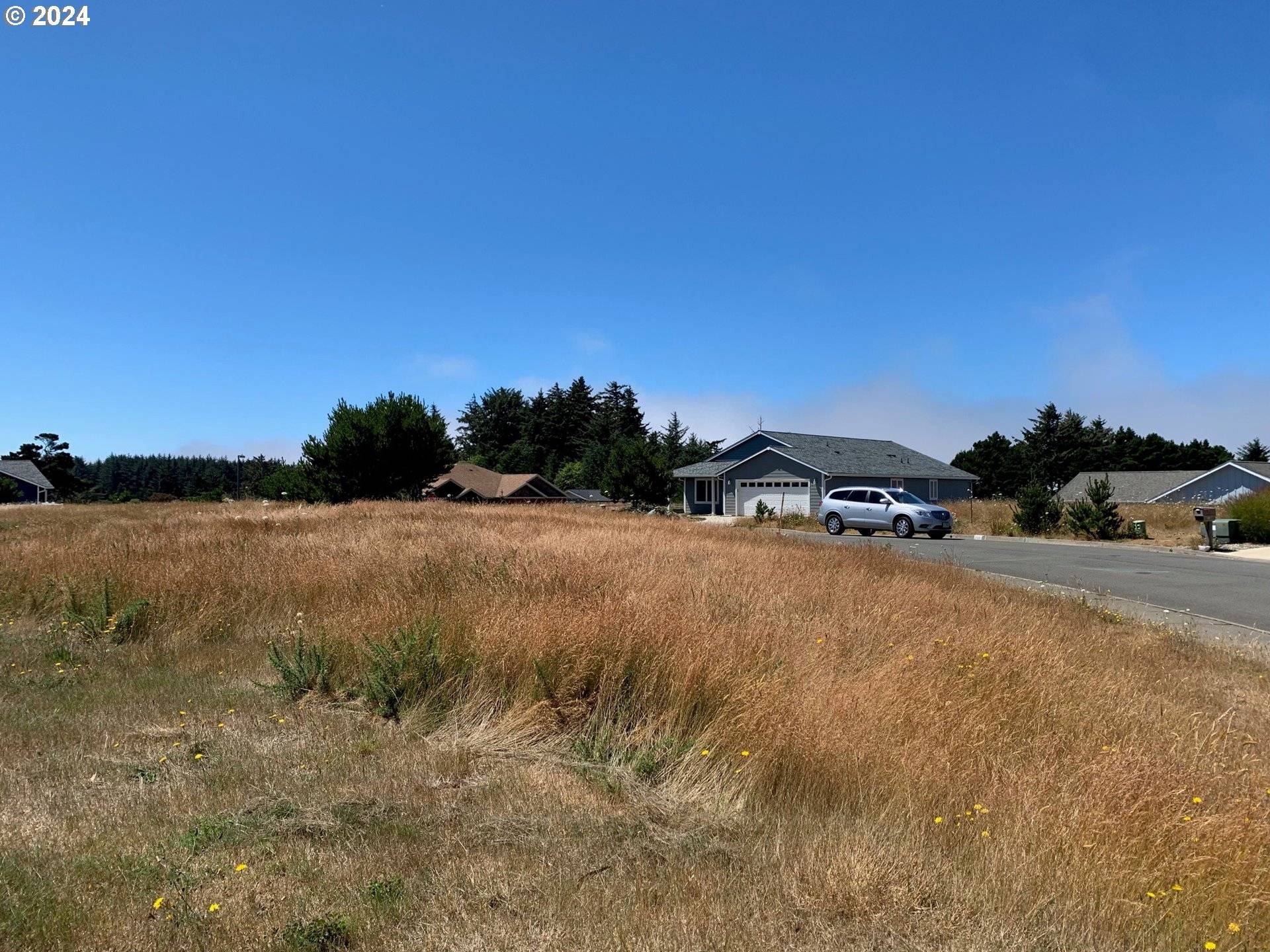 Bandon, OR 97411,843 SPYGLASS DR
