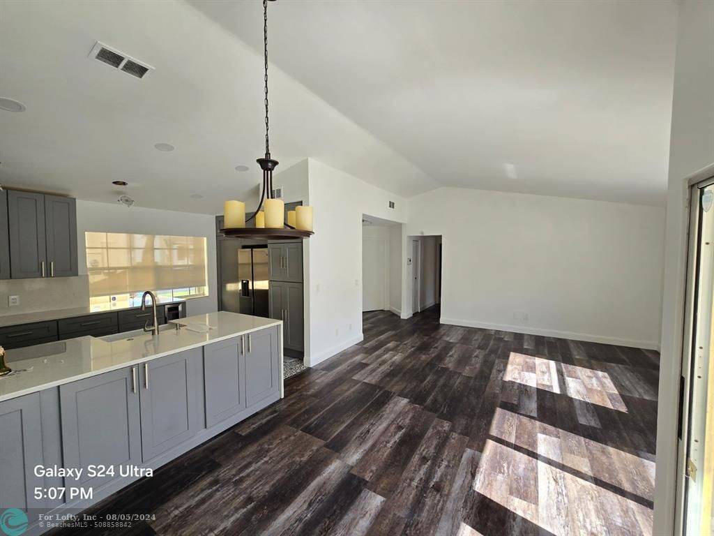 Pembroke Pines, FL 33026,11747 NW 12th St
