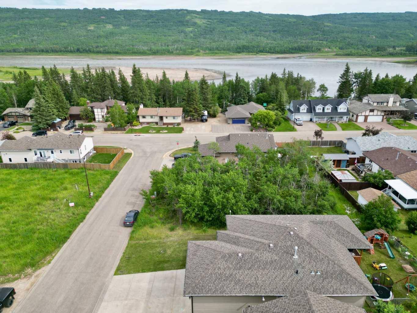 Peace River, AB T8S 1X2,9117 134 AVE