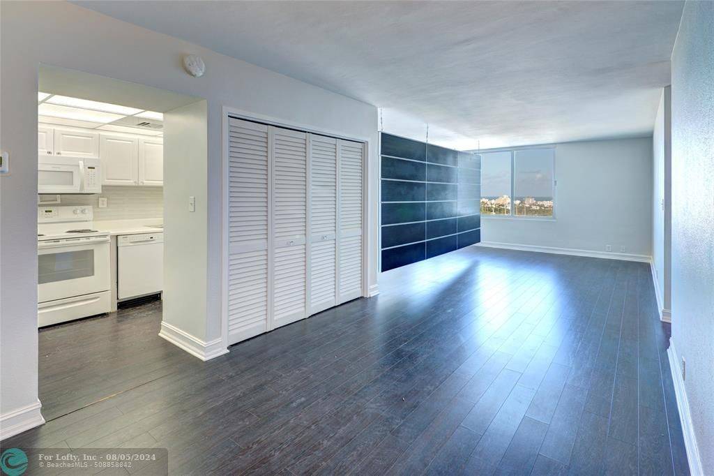 Miami Beach, FL 33139,1000 West Ave  #1405