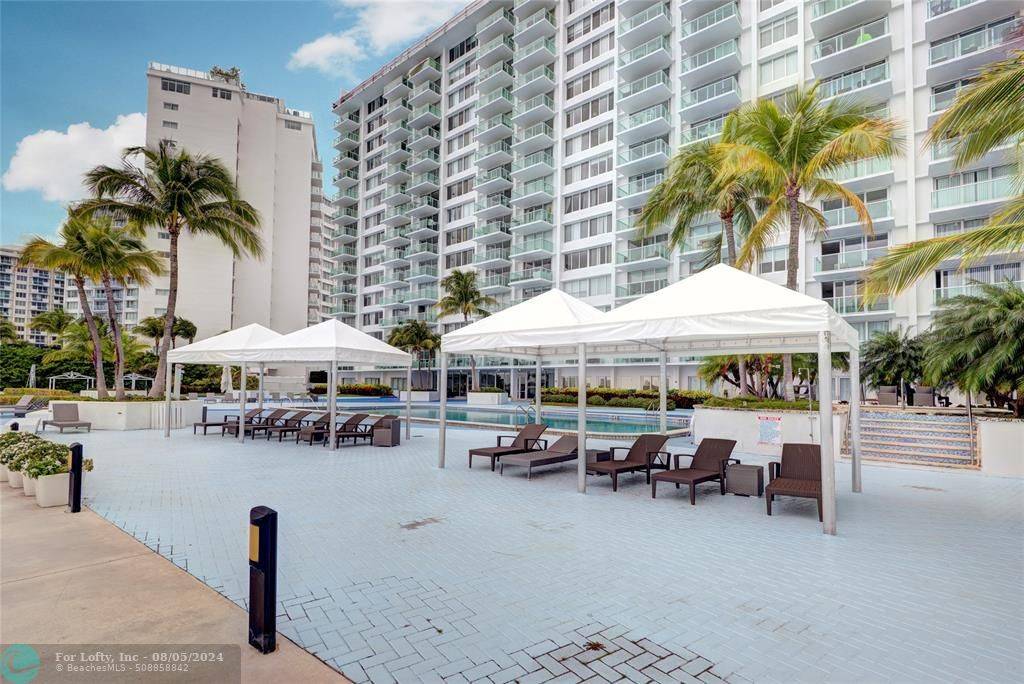 Miami Beach, FL 33139,1000 West Ave  #1405