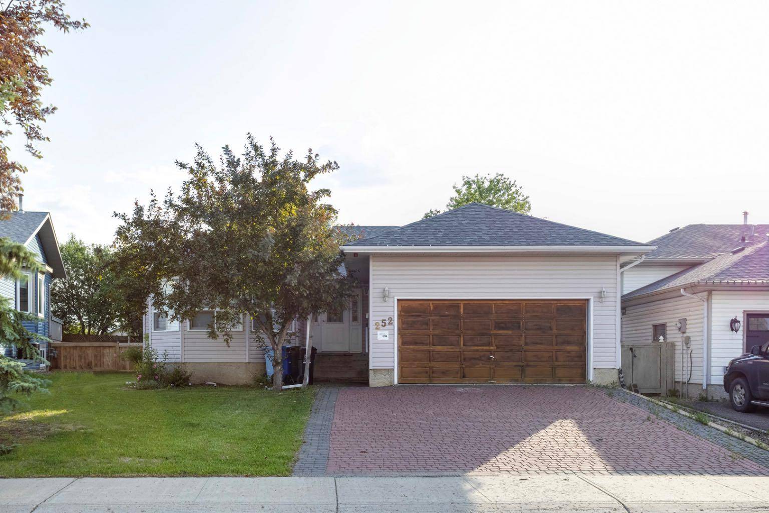 Fort Mcmurray, AB T9K 1J7,252 Torrie CRES